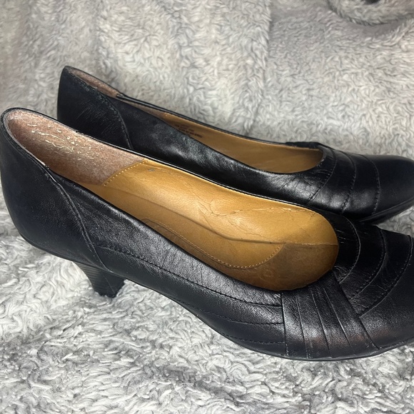 Euro Soft by Sofft Leather Heels - Picture 1 of 5